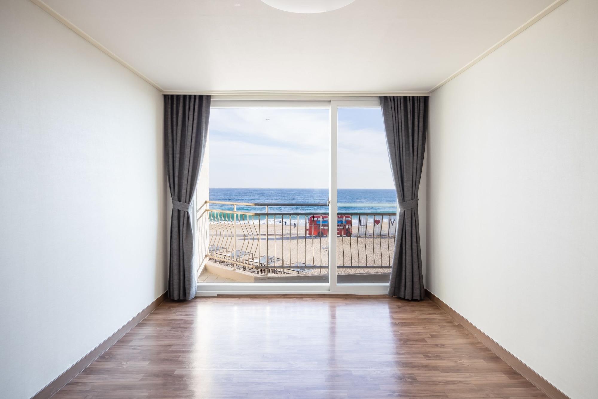 Kensington Resort Seorak Beach Сокчхо Экстерьер фото