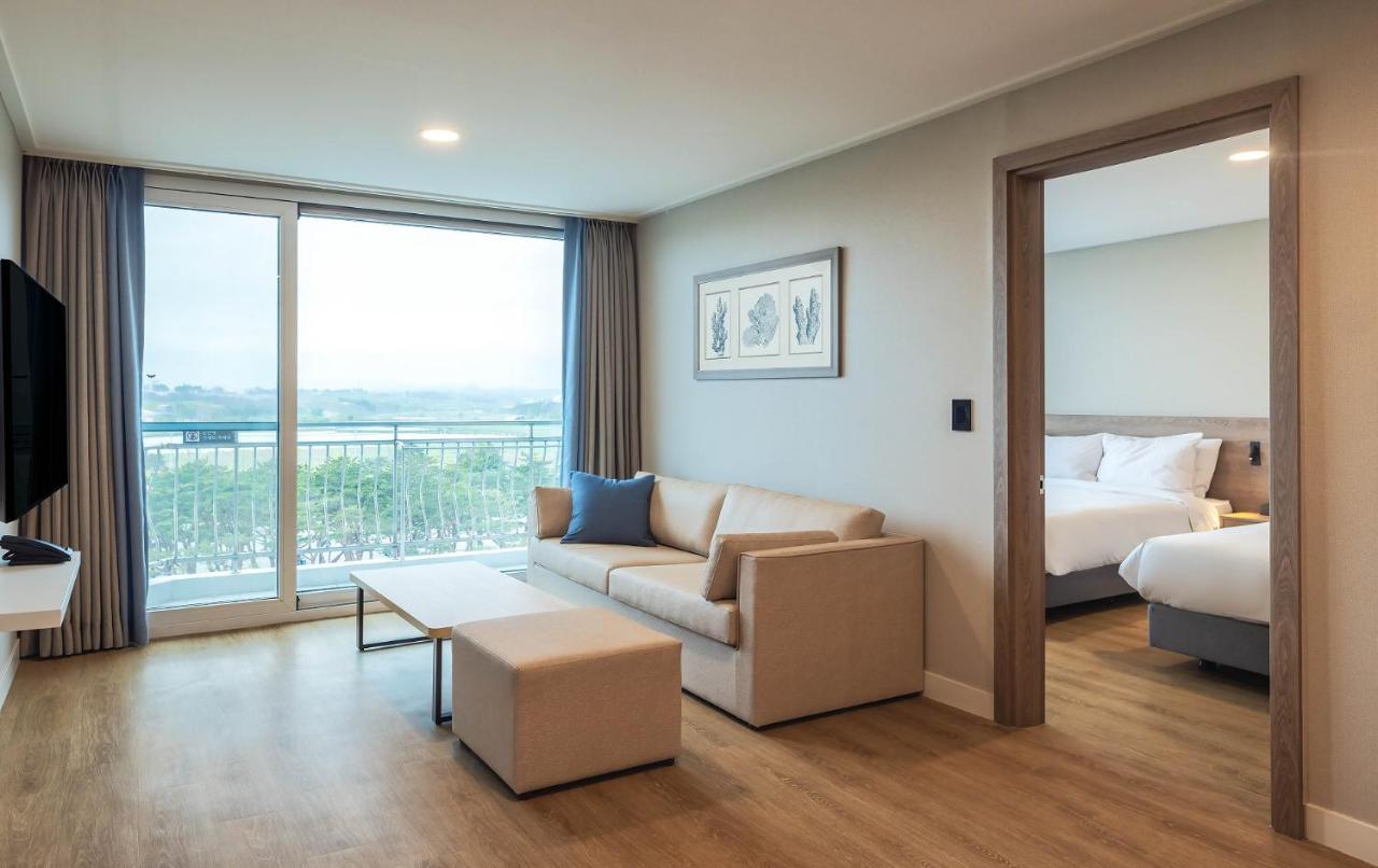 Kensington Resort Seorak Beach Сокчхо Экстерьер фото