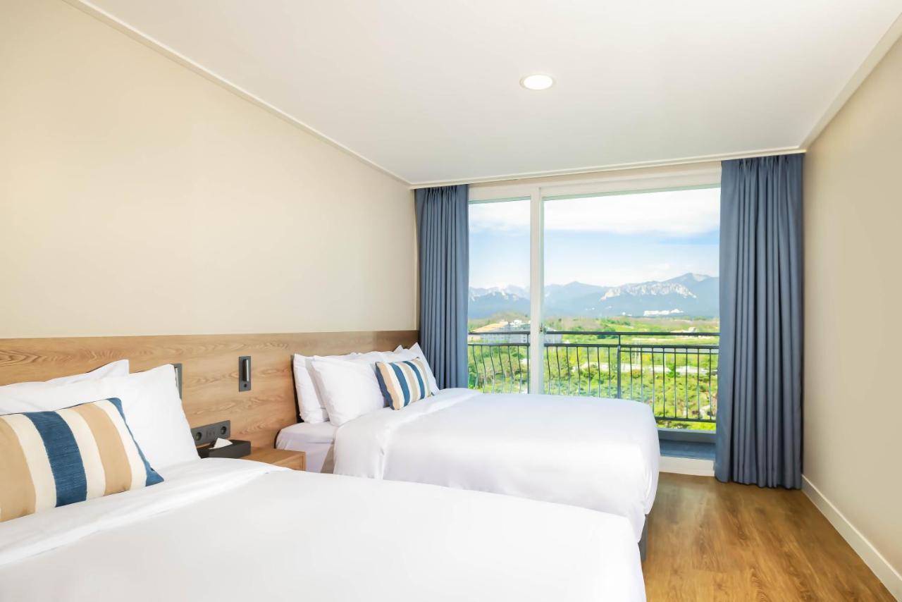 Kensington Resort Seorak Beach Сокчхо Экстерьер фото
