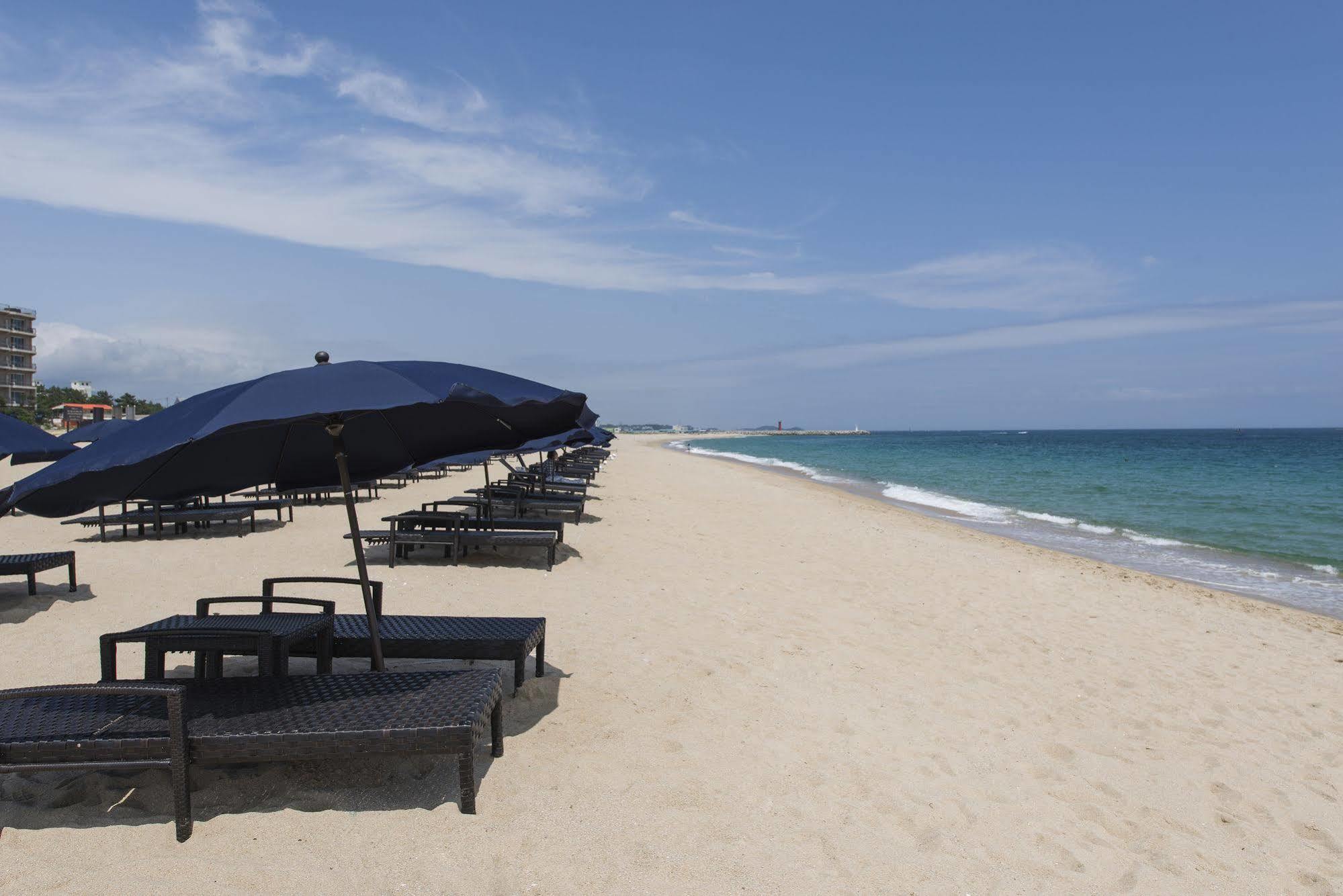 Kensington Resort Seorak Beach Сокчхо Экстерьер фото