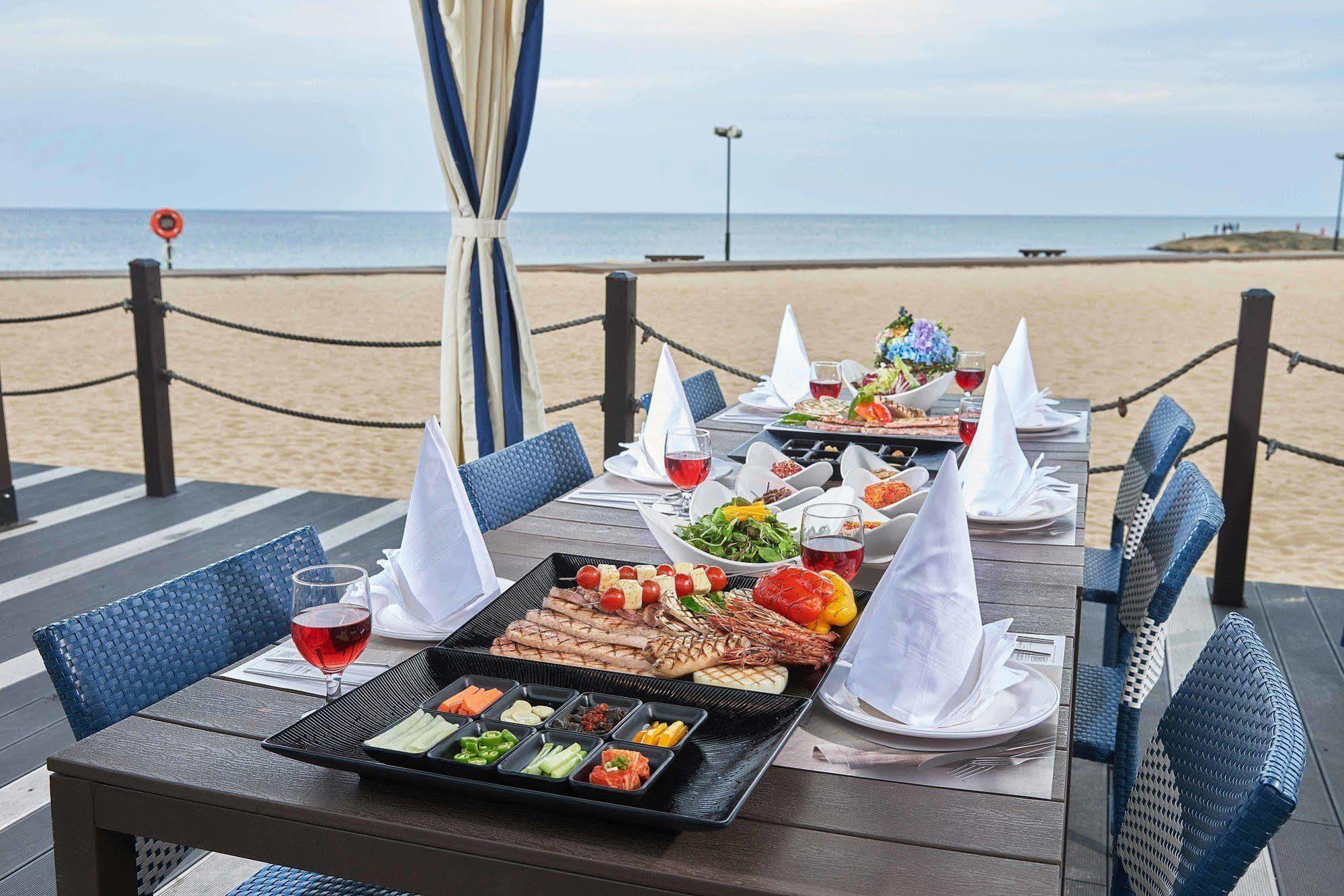 Kensington Resort Seorak Beach Сокчхо Экстерьер фото